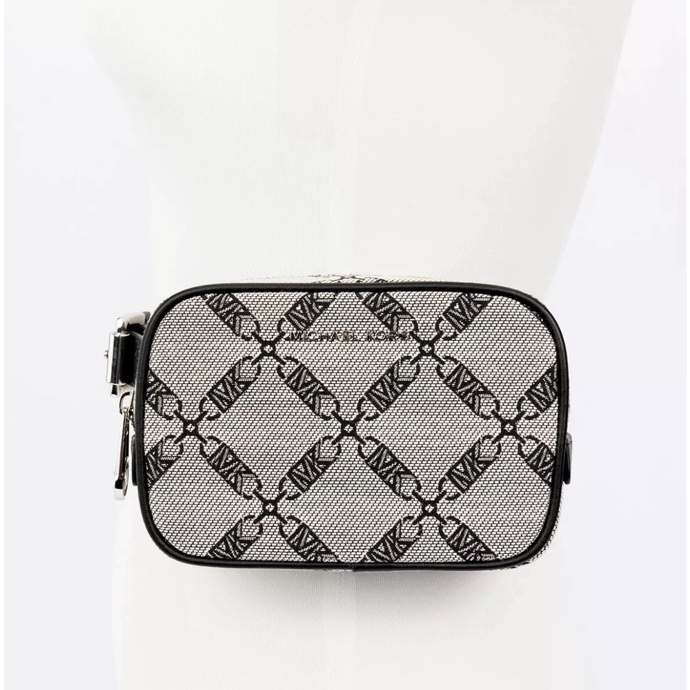 ❤️❤️❤️Authentic Michael Kors mini belt bag/signature jacquard canvas ❤️❤️❤️
